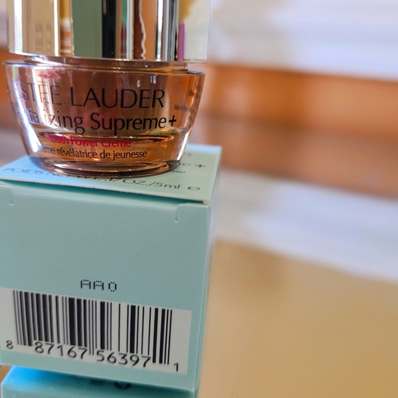 Estee Lauder Advanced - Picture 2 of 3